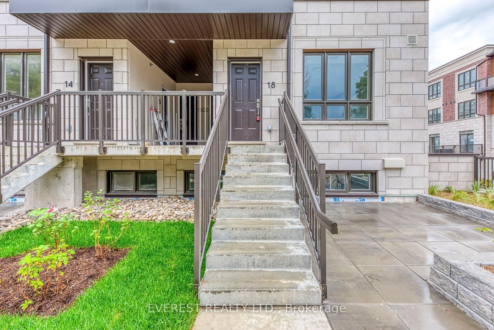 4045 Hickory Drive N, Unit 18