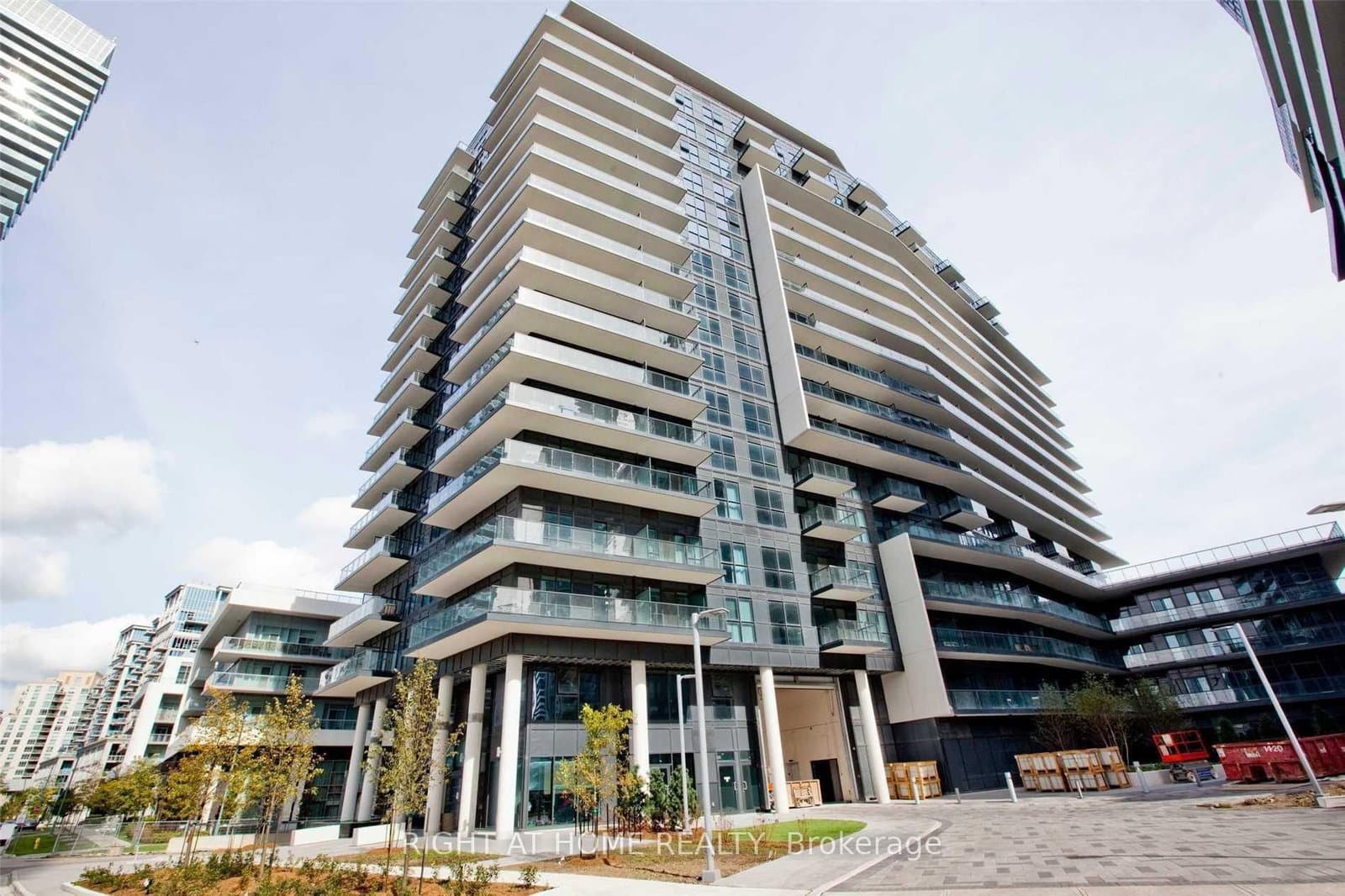 39 Annie Craig Drive, Unit 1205