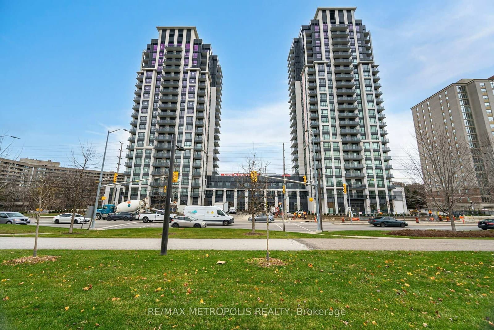 202 BURNHAMTHORPE Road E, Unit 1704