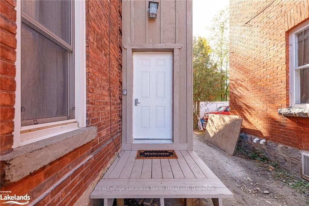 51-A NELSON Street W