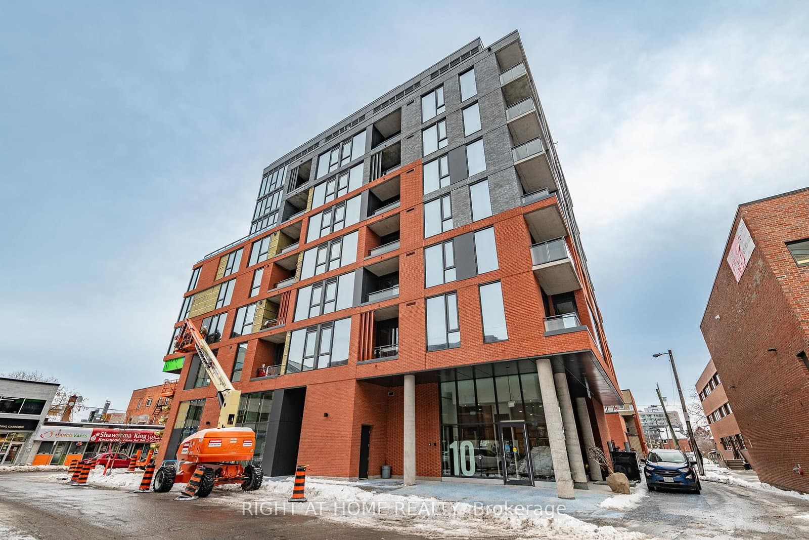 10 James Street, Unit 401