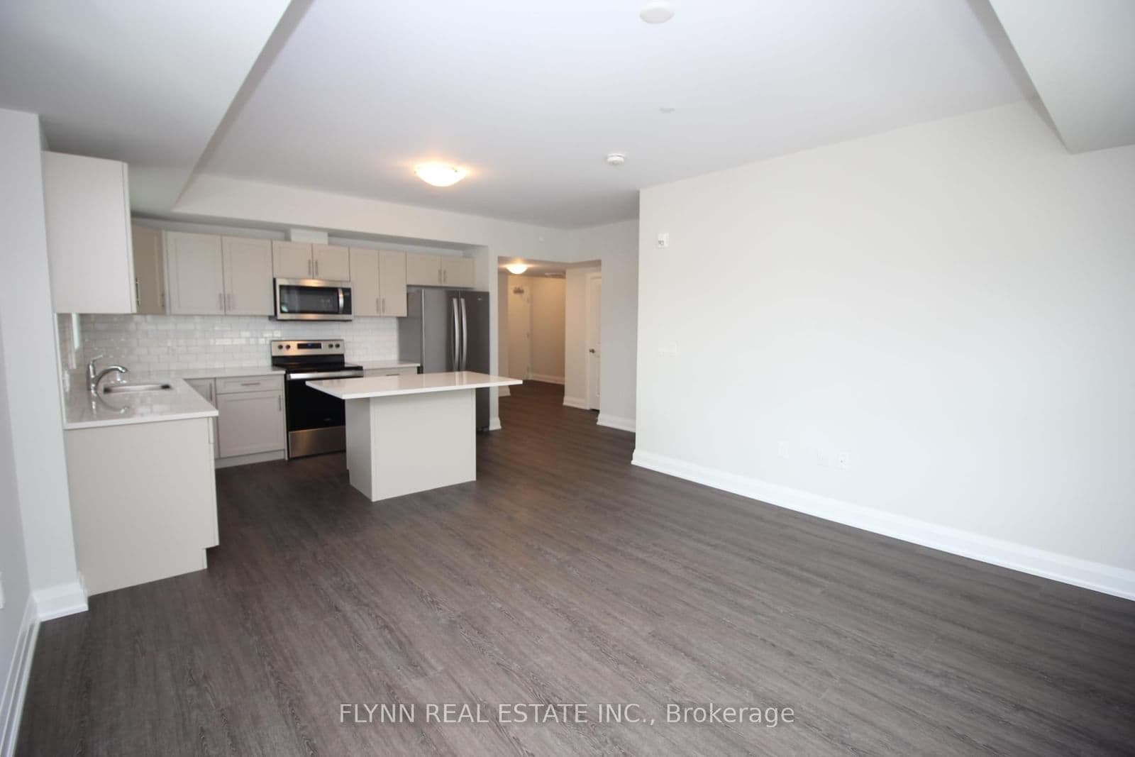 118 SUMMERSIDES Boulevard, Unit 104