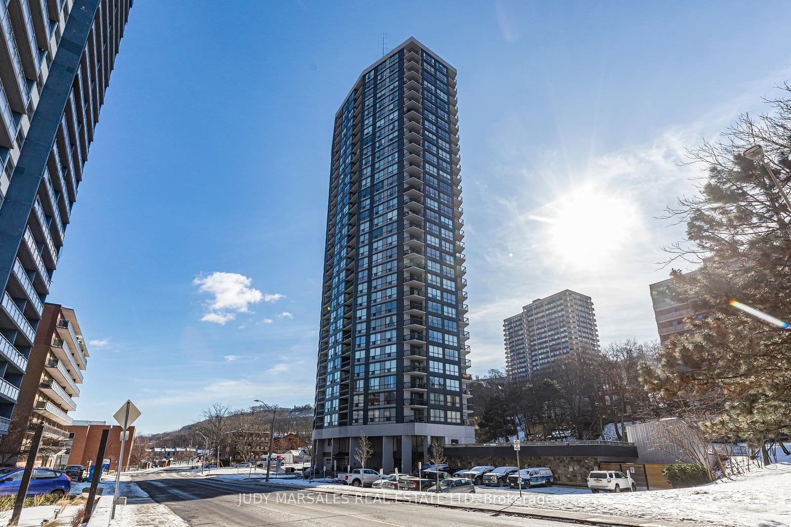150 Charlton Avenue E, Unit 2107