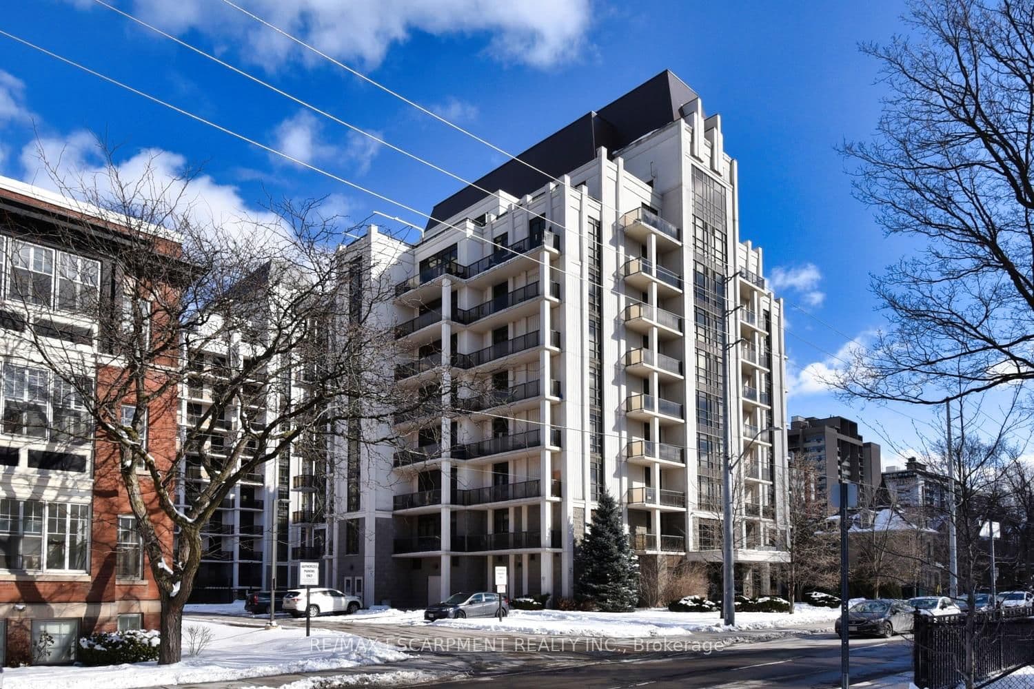 90 Charlton Avenue W, Unit 210