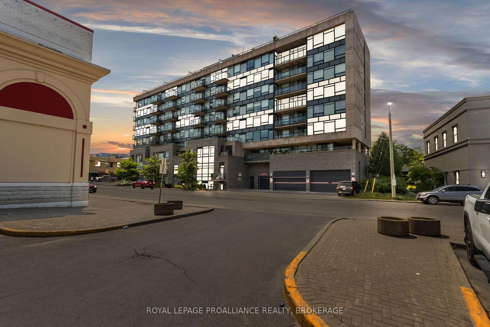 121 Queen Street, Unit 604