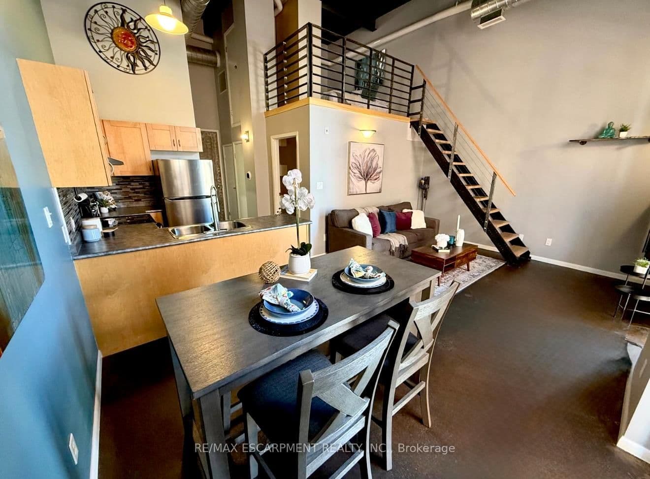 11 Rebecca Street, Unit 406