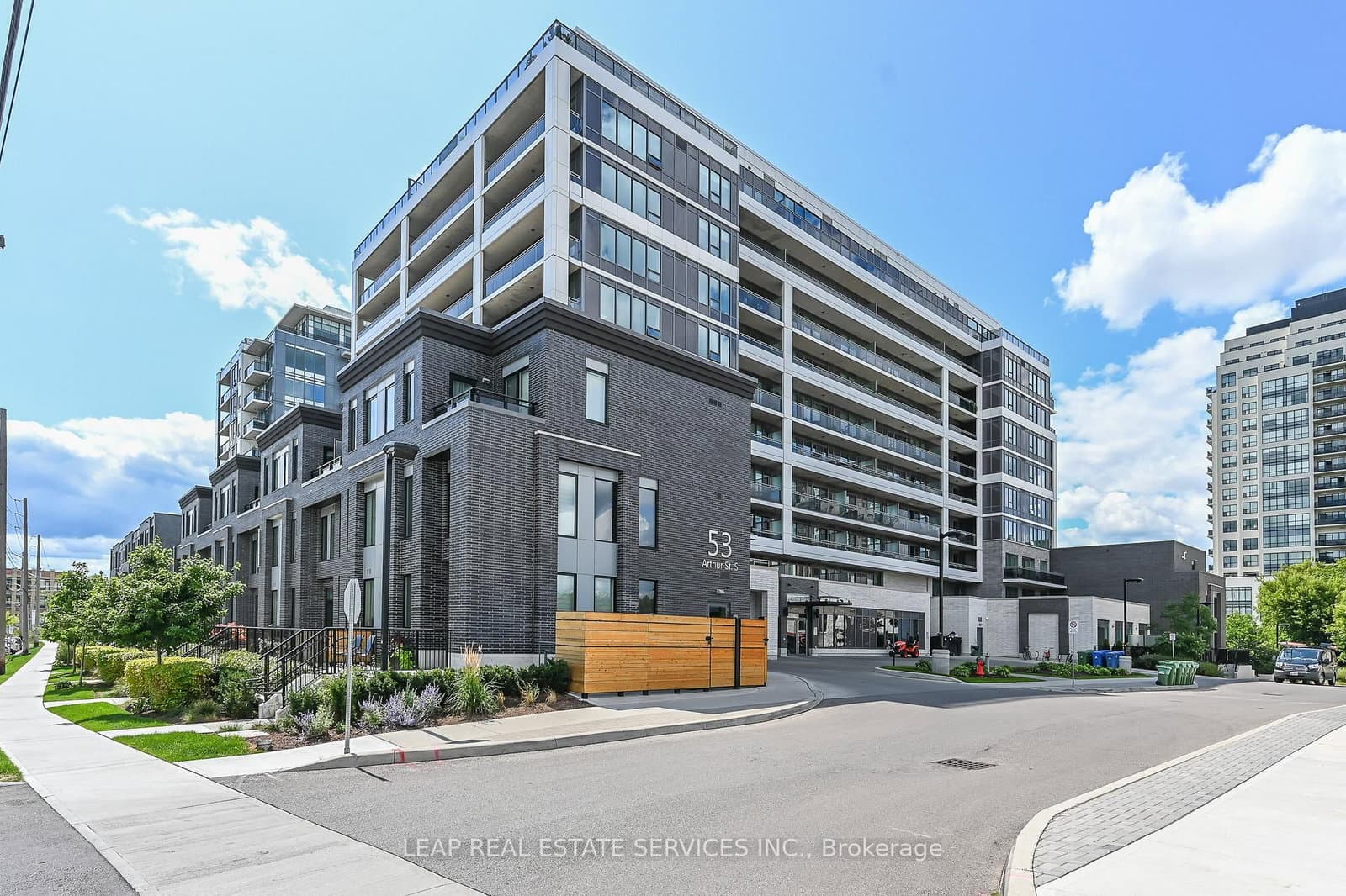 53 Arthur Street S, Unit 302