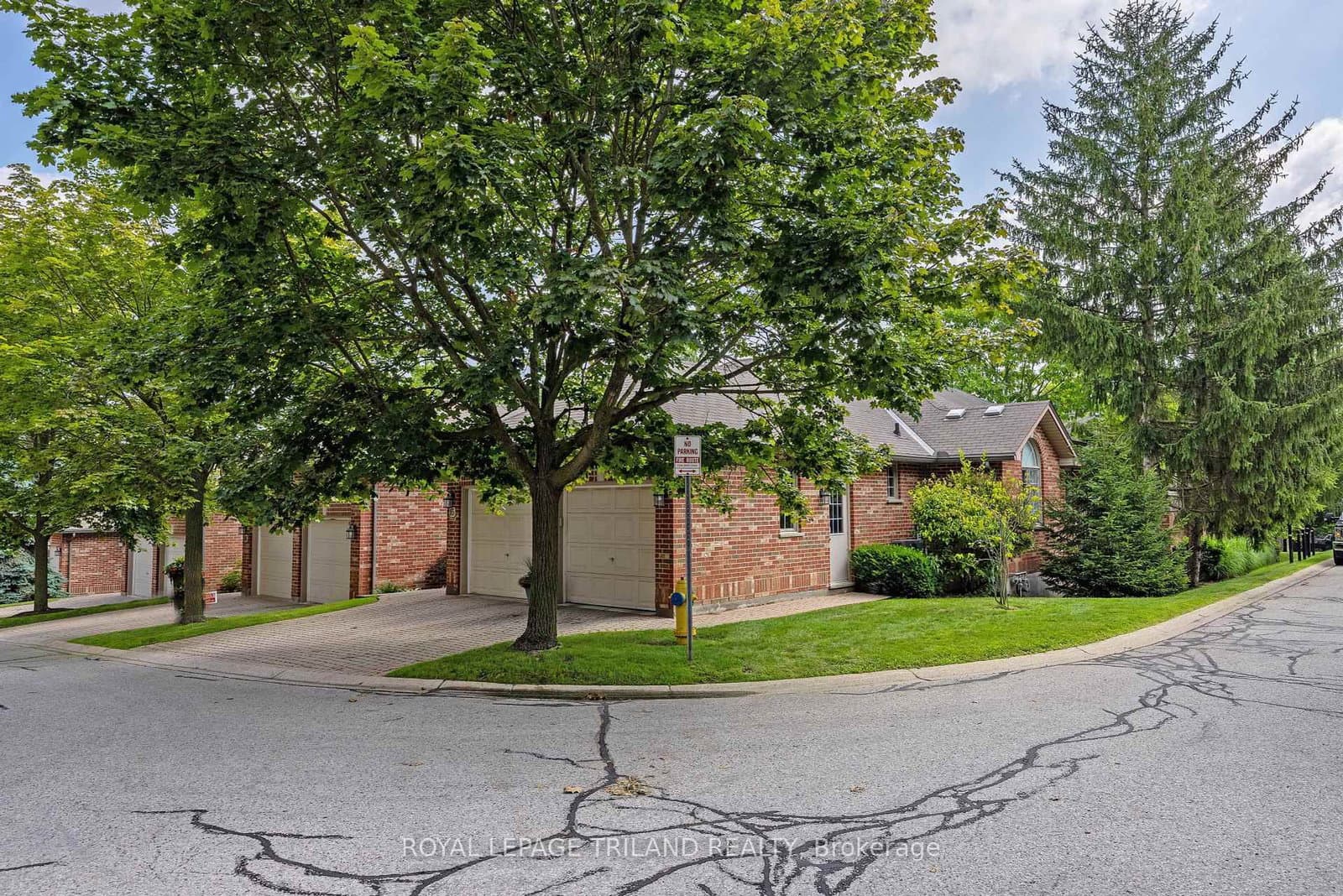 499 Teeple Terrace, Unit 15