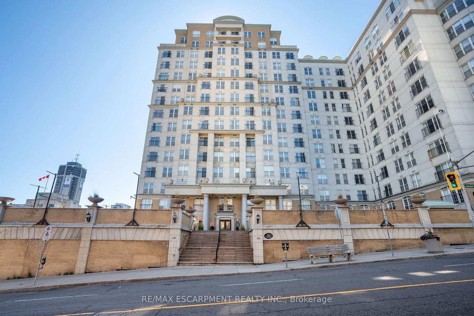 #612 - 135 James Street S