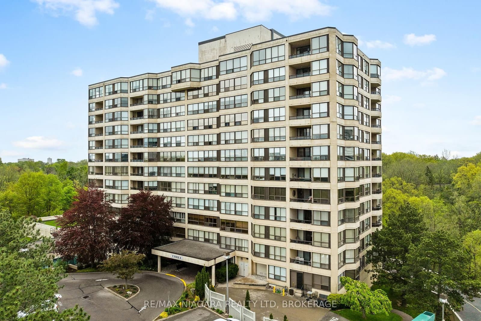 3 TOWERING HEIGHTS Boulevard, Unit 407