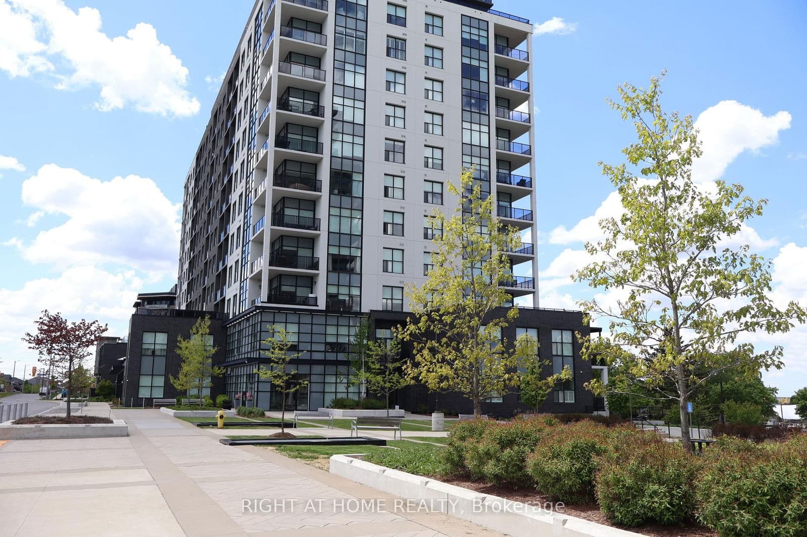 #1006 - 1880 Gordon Street