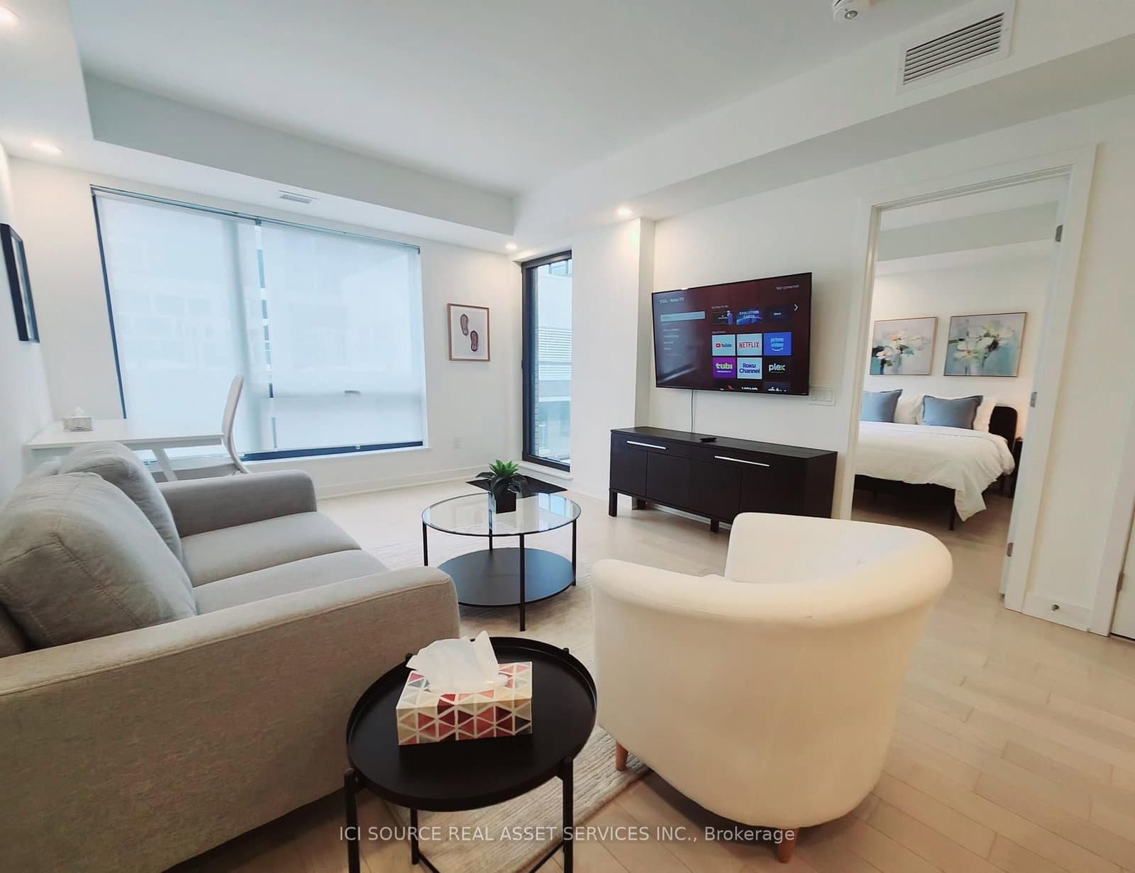 #1009 - 340 Queen Street