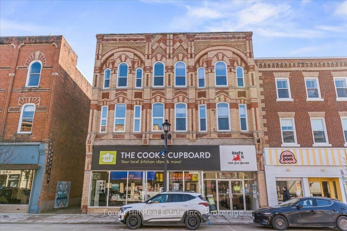 29 SYKES Street N, Unit 202