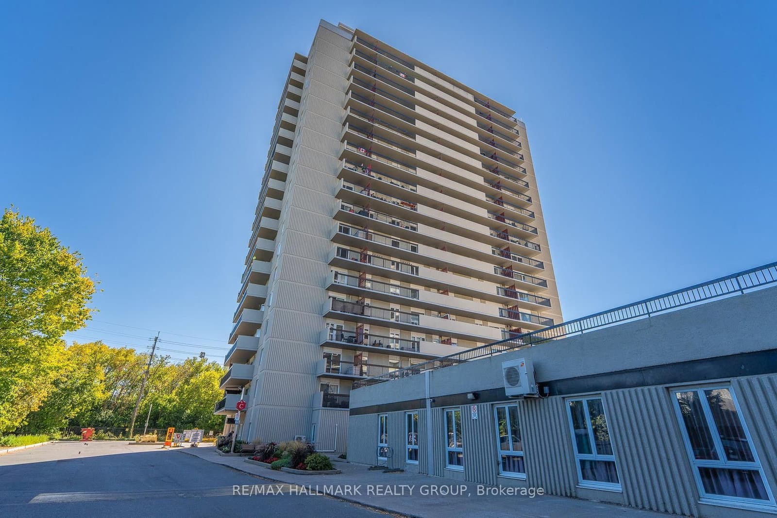 158C McArthur Avenue, Unit 808