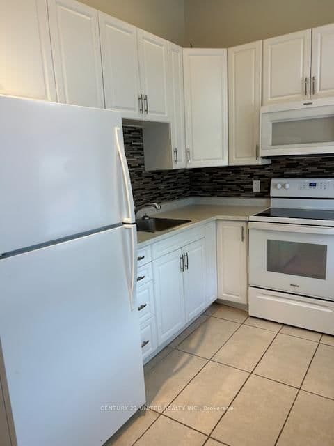 36 B King Street E