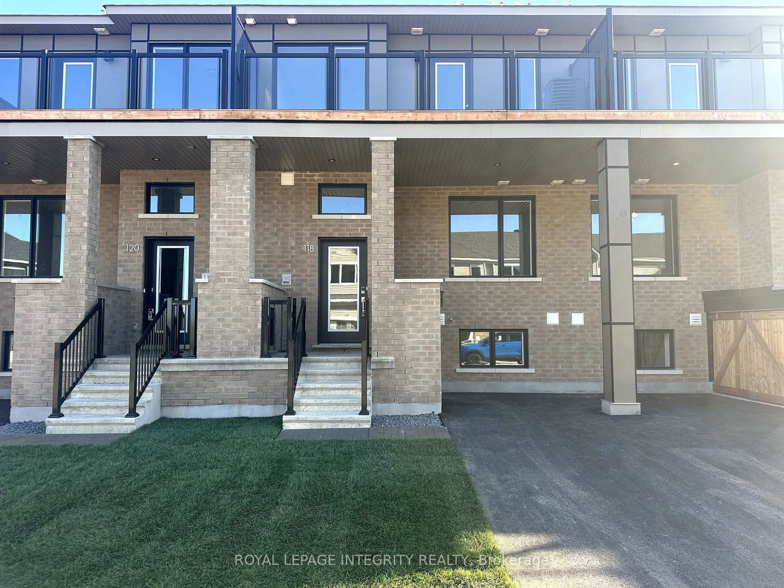 118 Ryan Reynolds Way