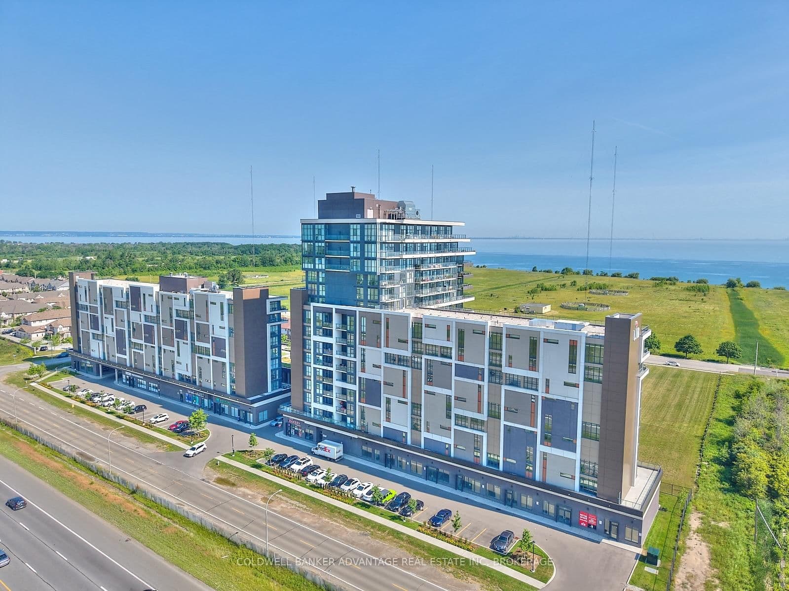 #610 - 550 North Service Road