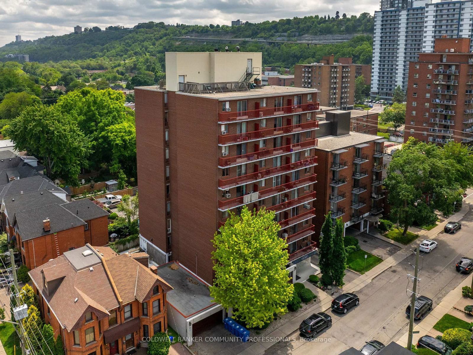 141 Catharine Street S, Unit 806