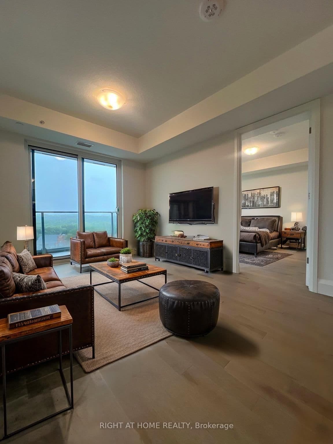 93 Arthur Street S, Unit 1113