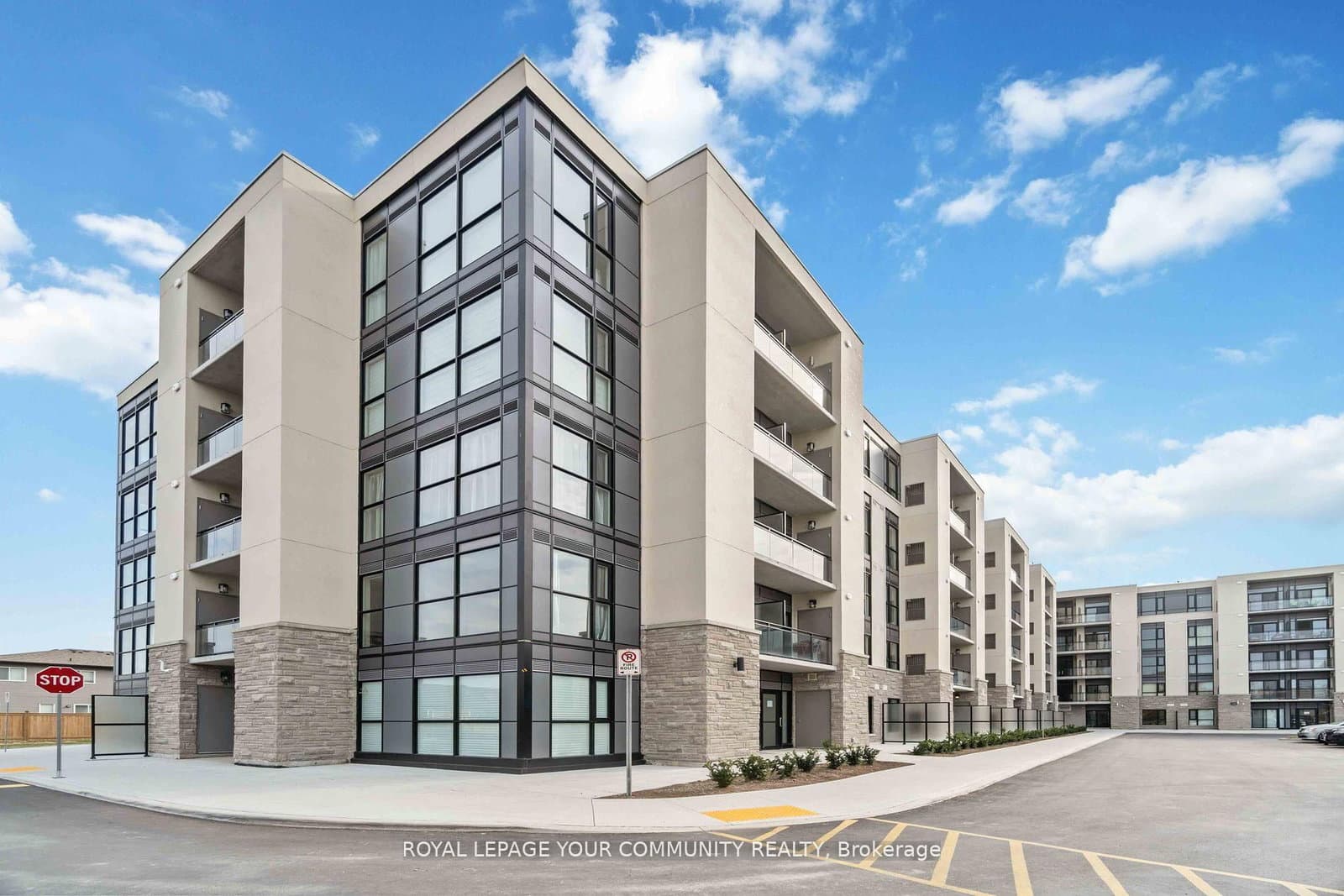 50 Herrick Avenue, Unit Upper PH04