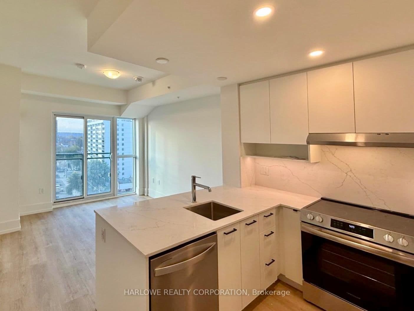 206 King Street W, Unit 804