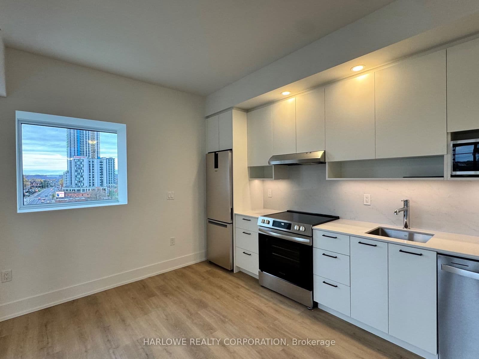 206 King Street W, Unit 702