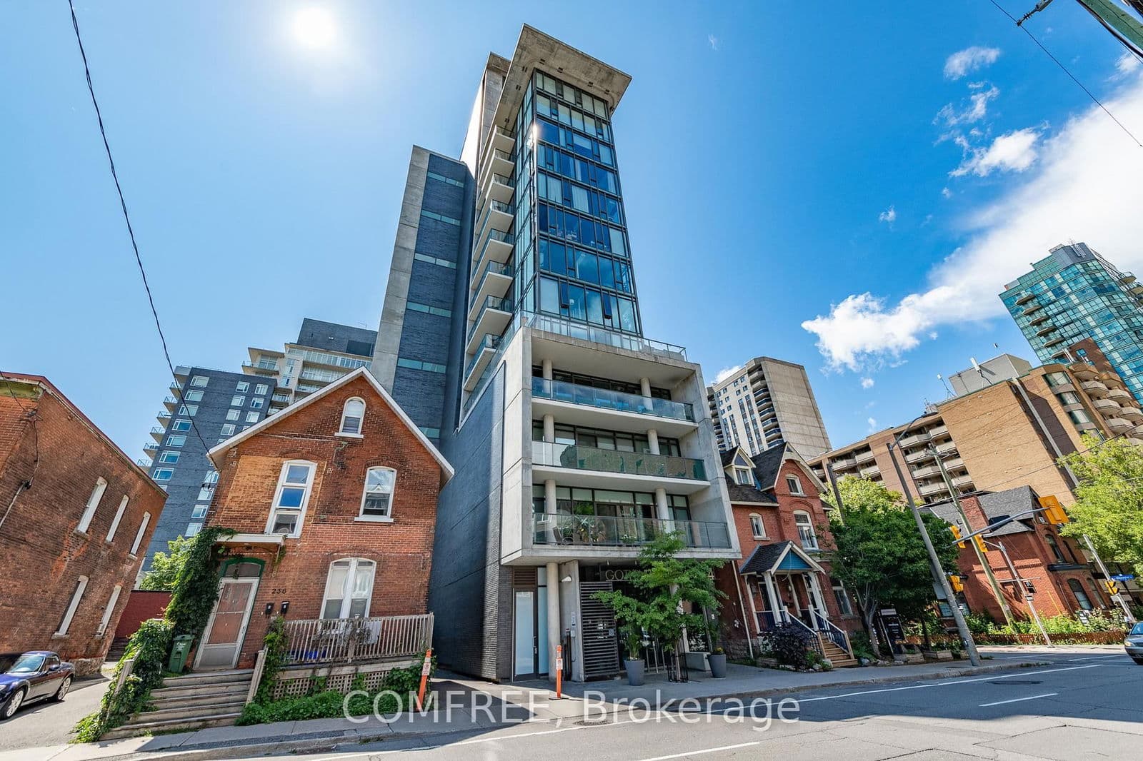 #402 - 224 Lyon Street N