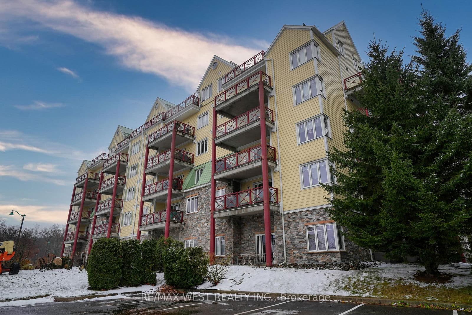 110 Steamship Bay Road, Unit 502