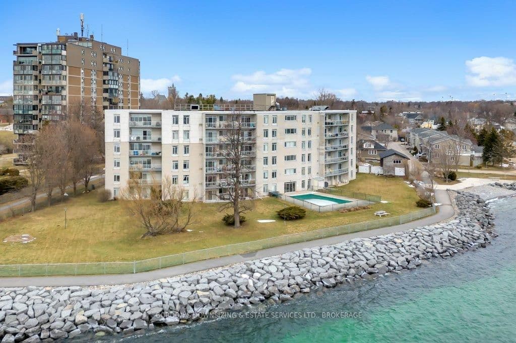1 Mowat Avenue, Unit 205
