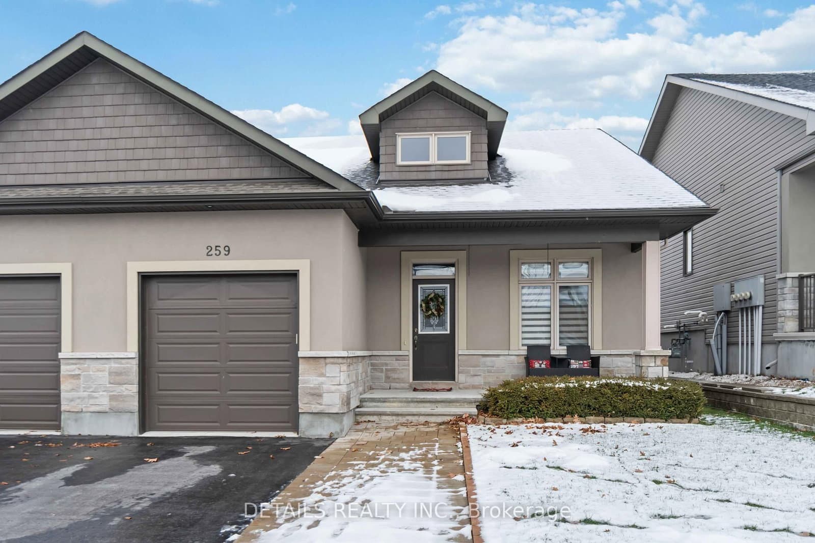 259 Merrithew Street W