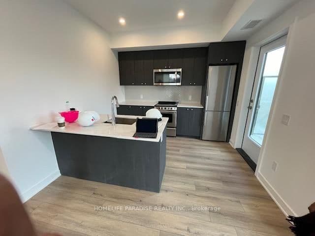 #416 - 312 Erb Street W