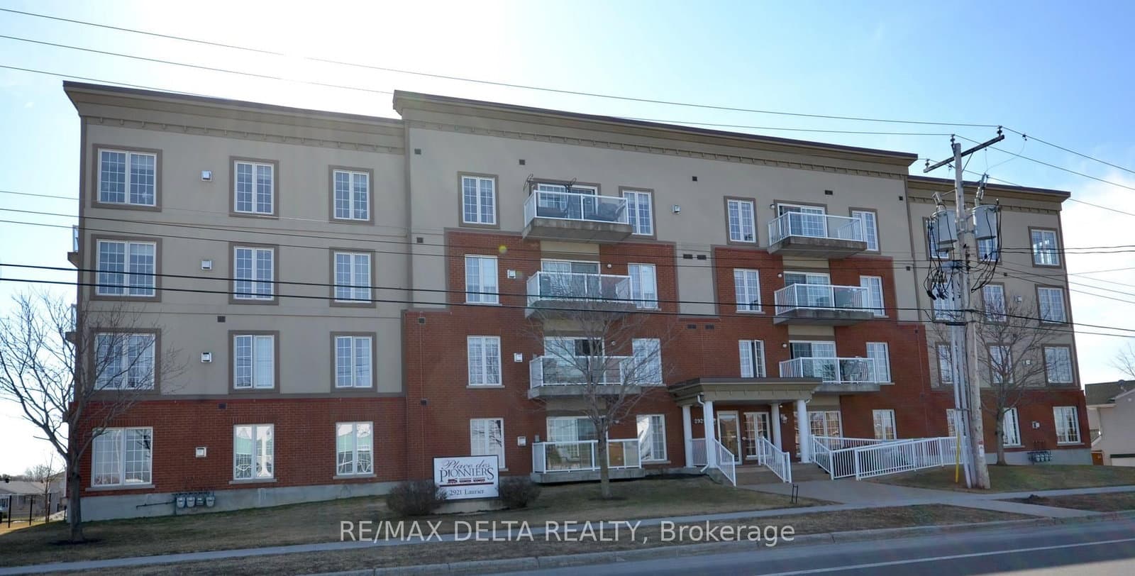 #407 - 2921 Laurier Street