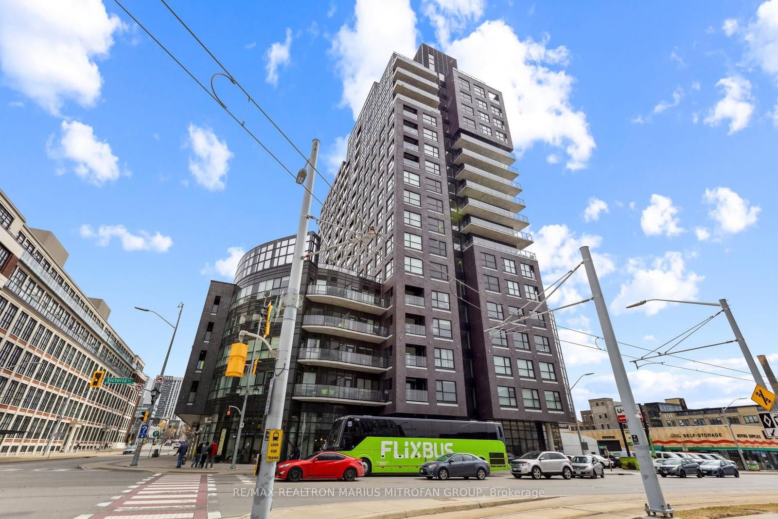 1 Victoria Street S, Unit 613