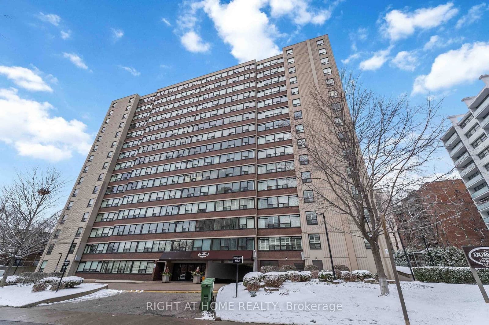 120 DUKE Street, Unit 905