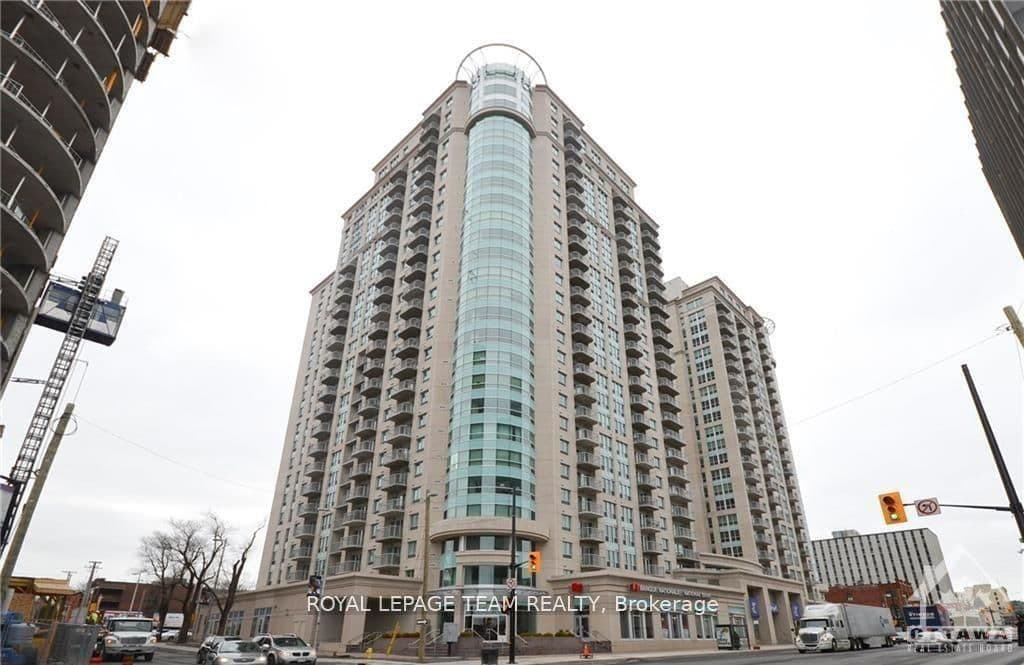 #2204 - 234 Rideau Street