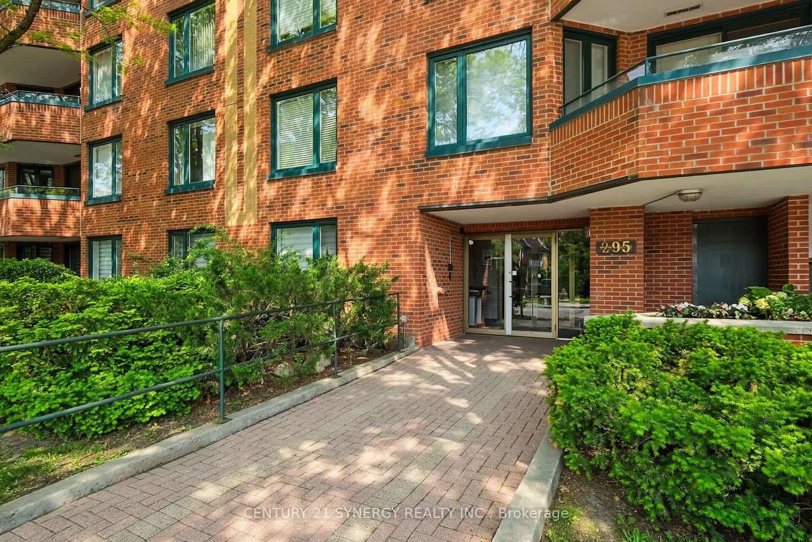 #104 - 295 Gilmour Street