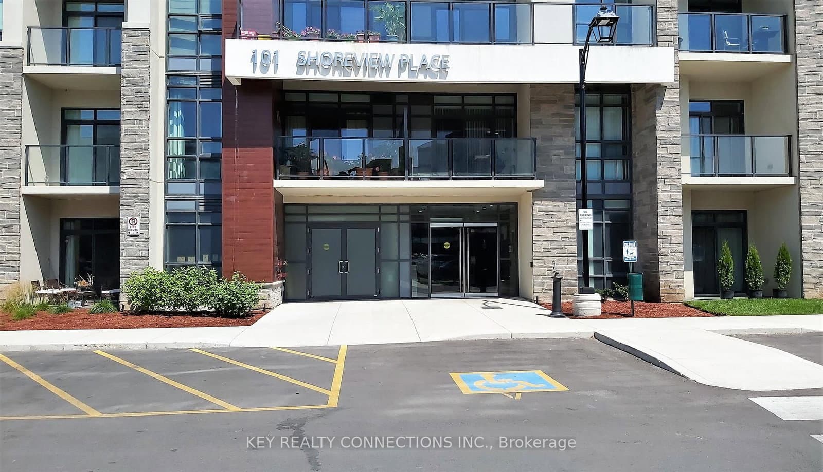 #225 - 101 Shoreview Place