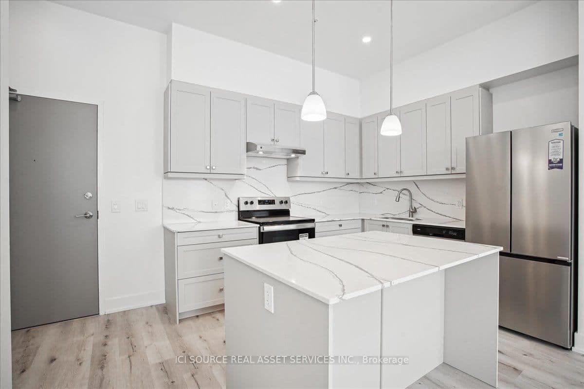 19B West Street N, Unit PH2