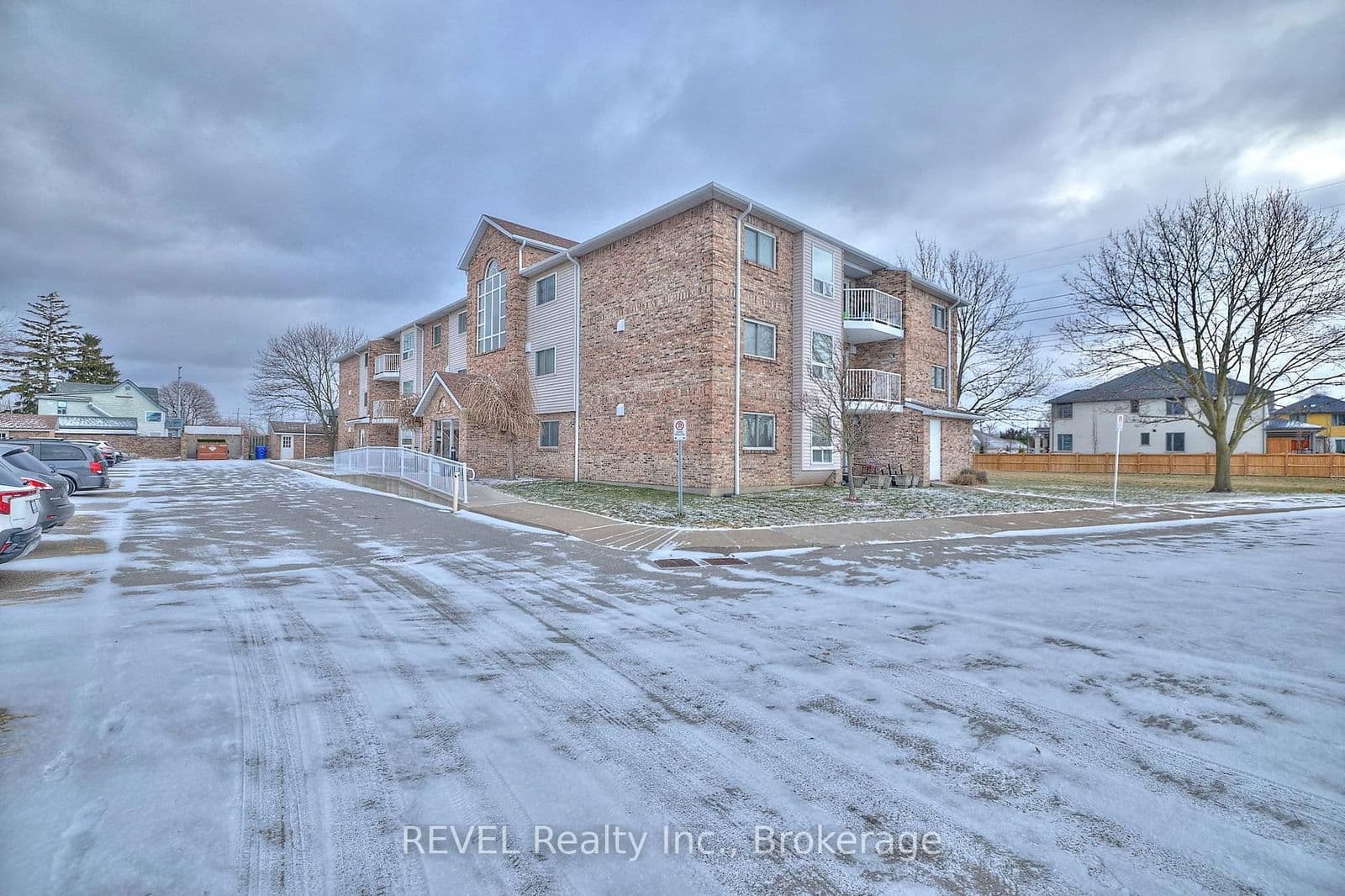 #106 - 1061 Vansickle Road