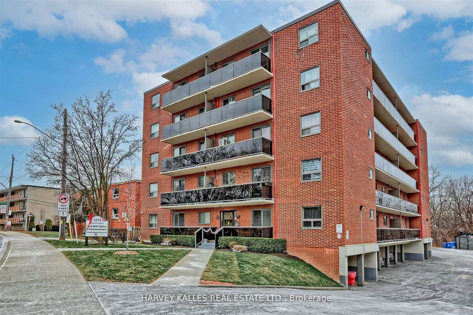 #45 - 2373 King Street E