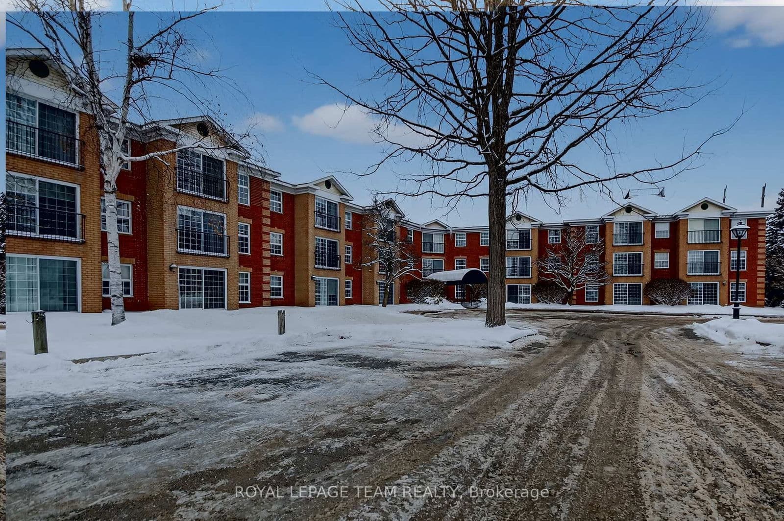 #201 - 40 Pearl Street