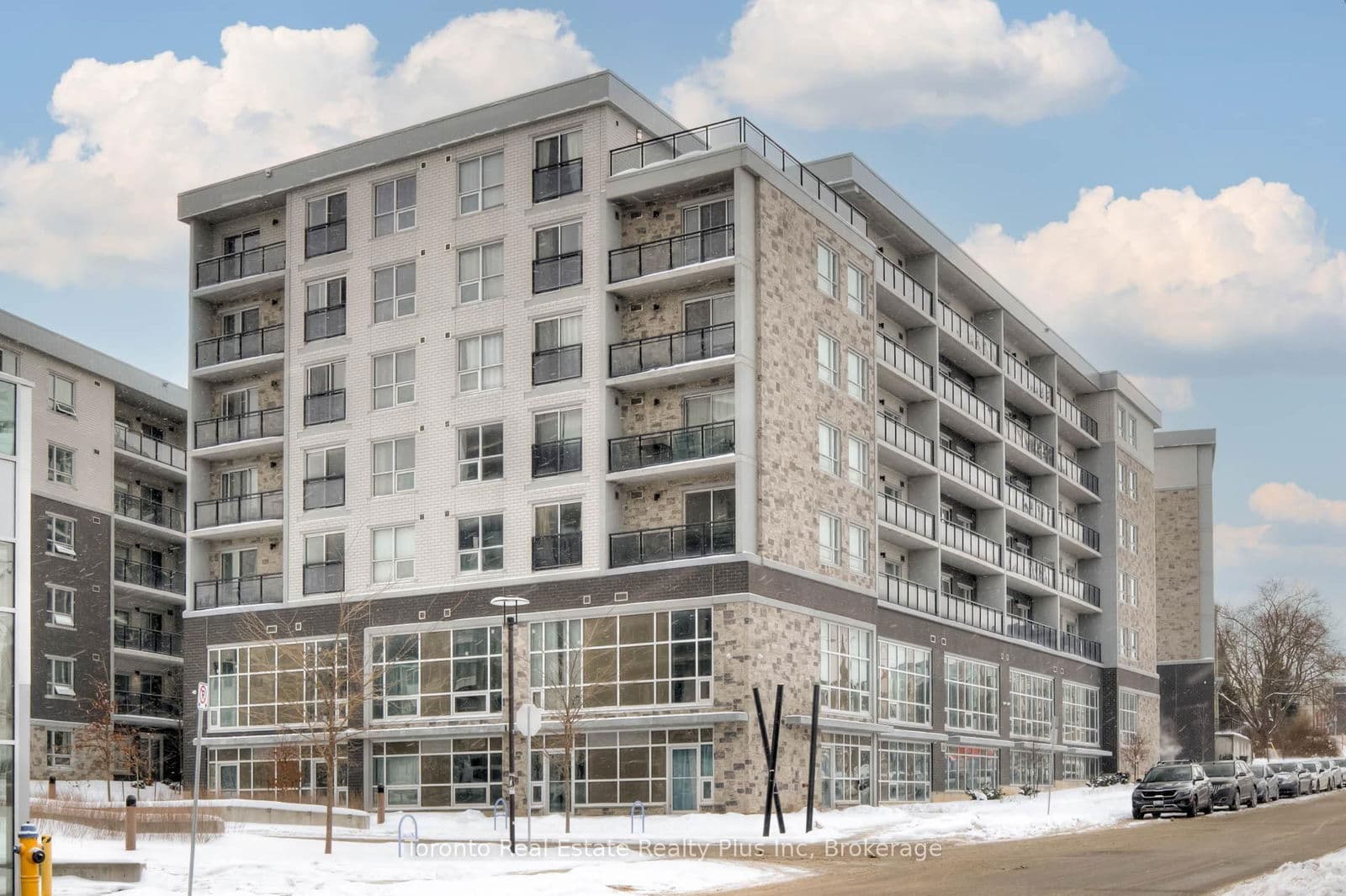 #G216 - 275 Larch Street