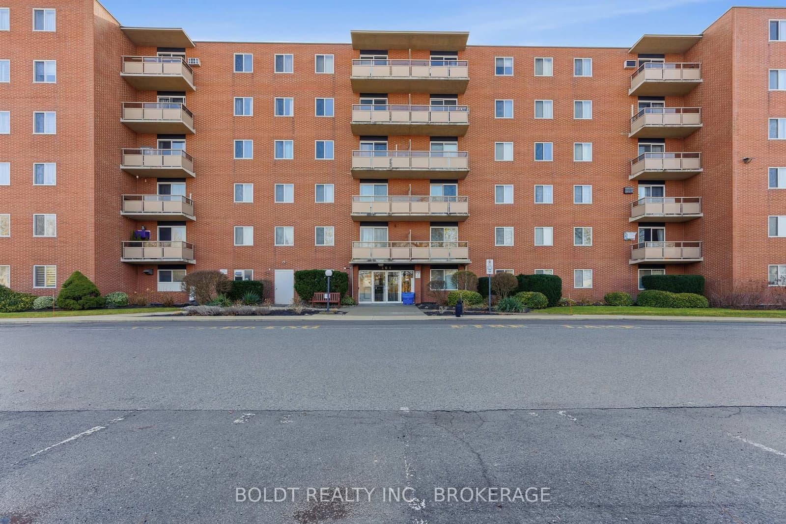 #107 - 264 Grantham Avenue