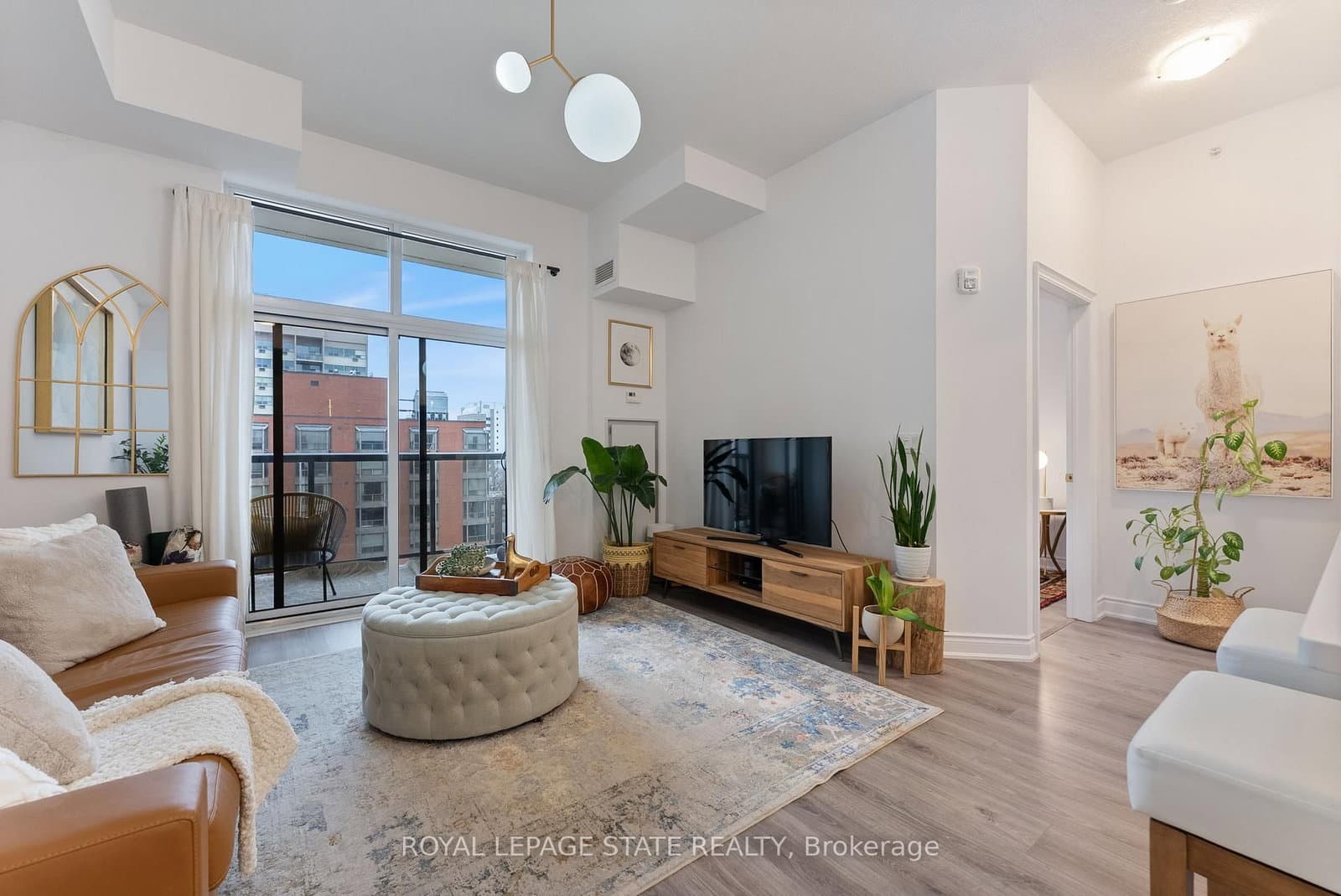 81 Robinson Street, Unit 1008