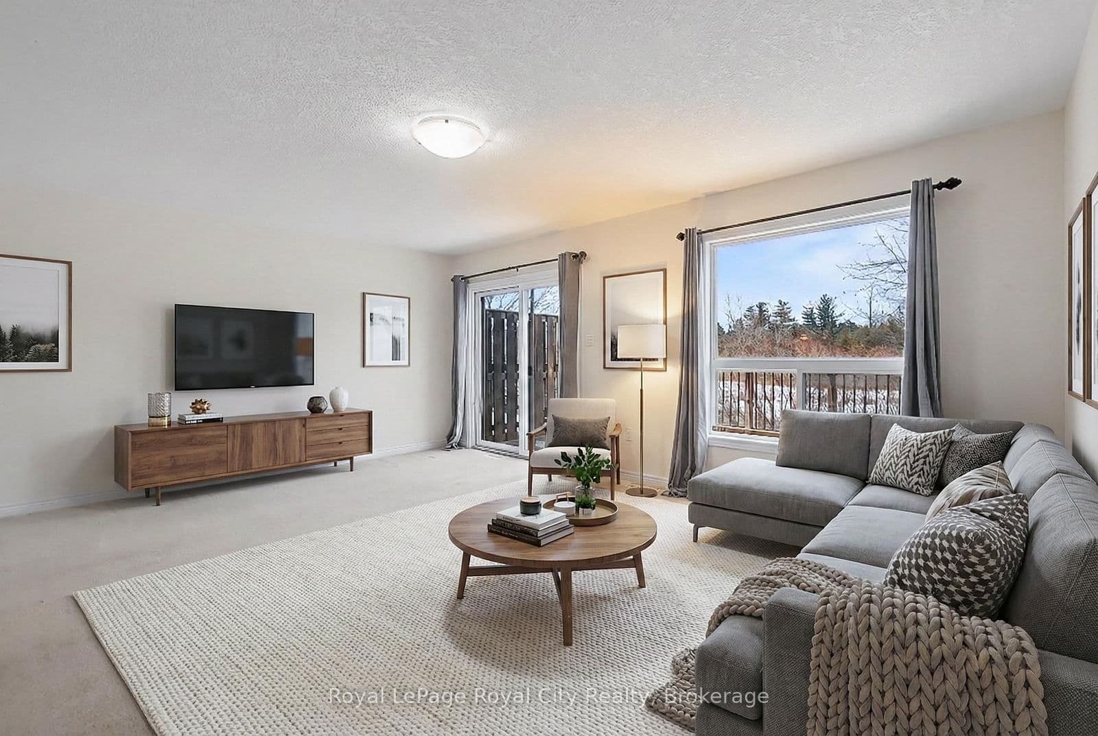 355 Macalister Boulevard, Unit 8