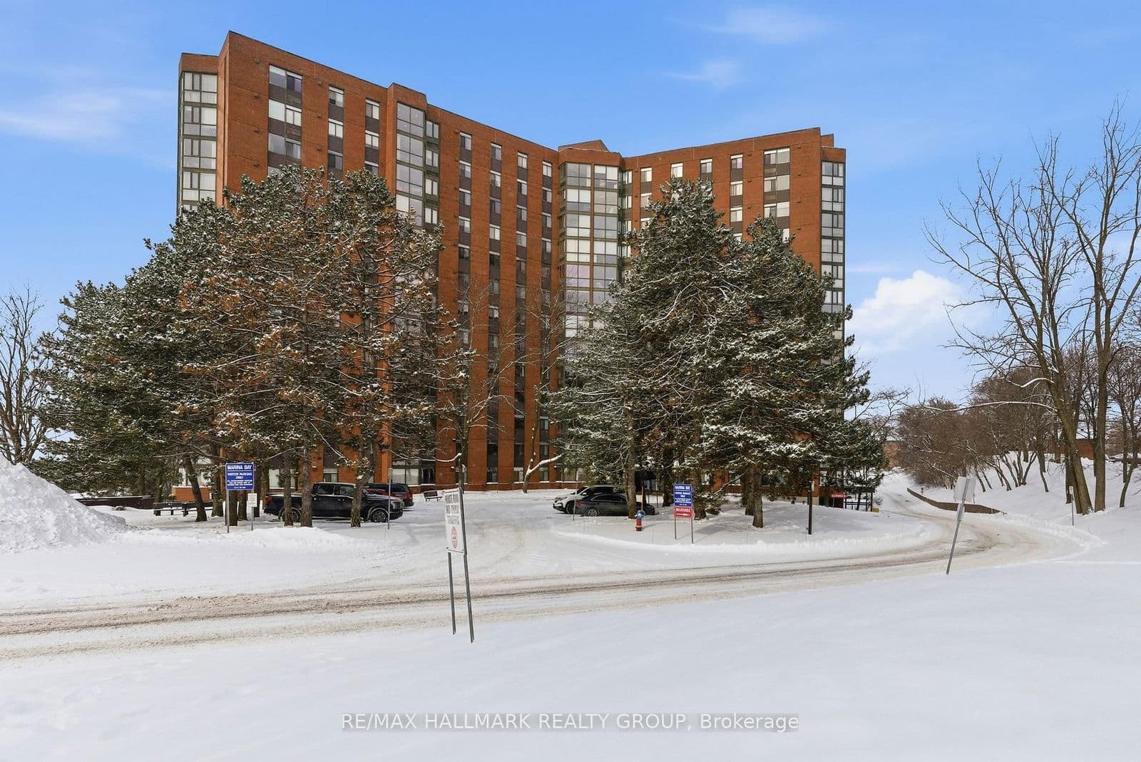 #411 - 2871 Richmond Road N