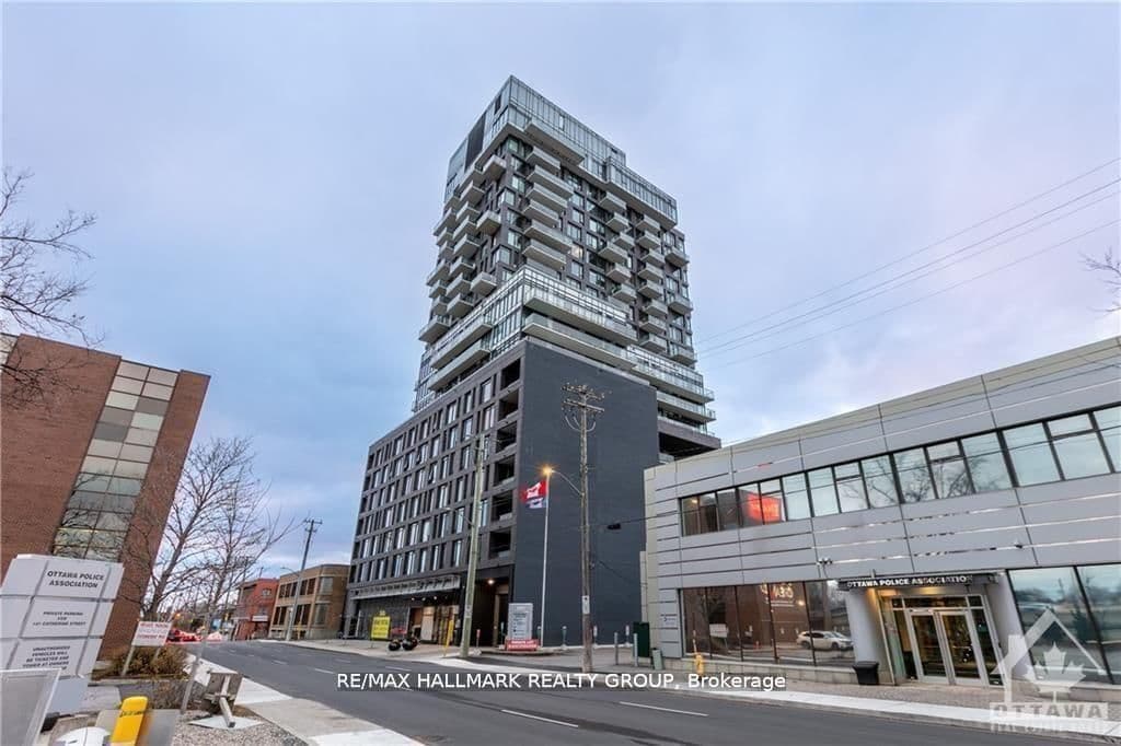 #707 - 203 CATHERINE Street