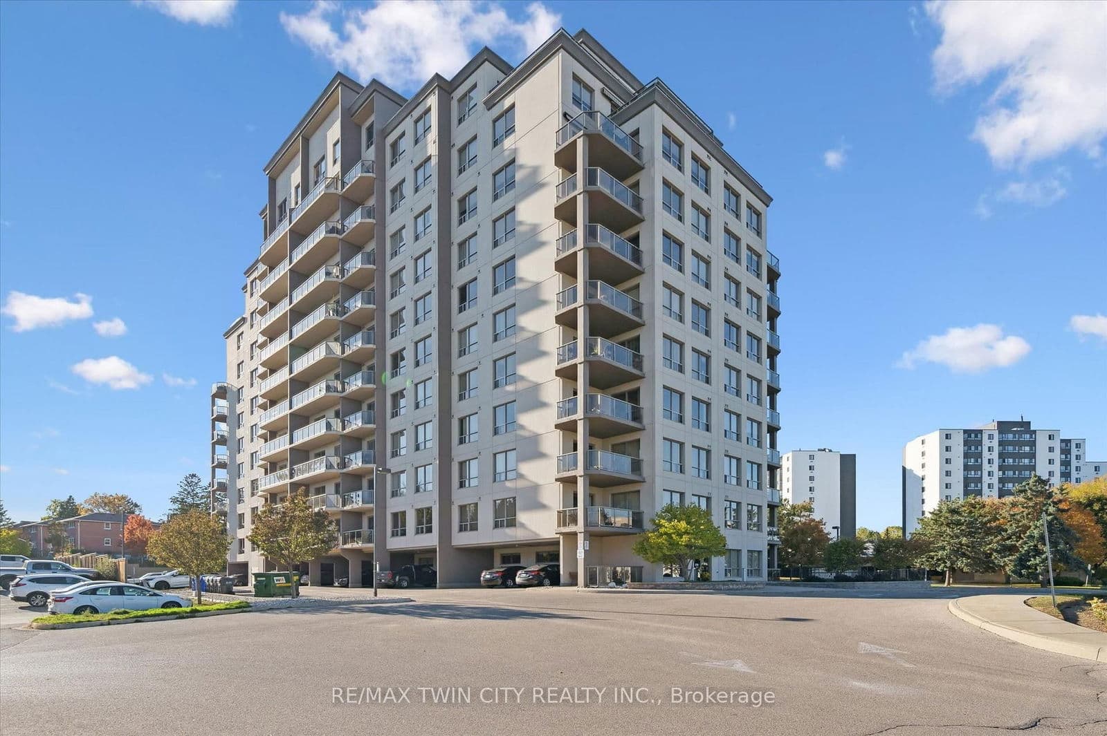 #809 - 539 Belmont Avenue W