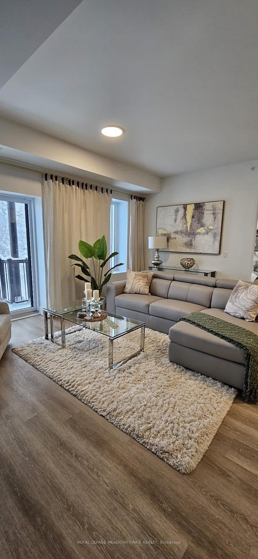 19B West Street N, Unit 204