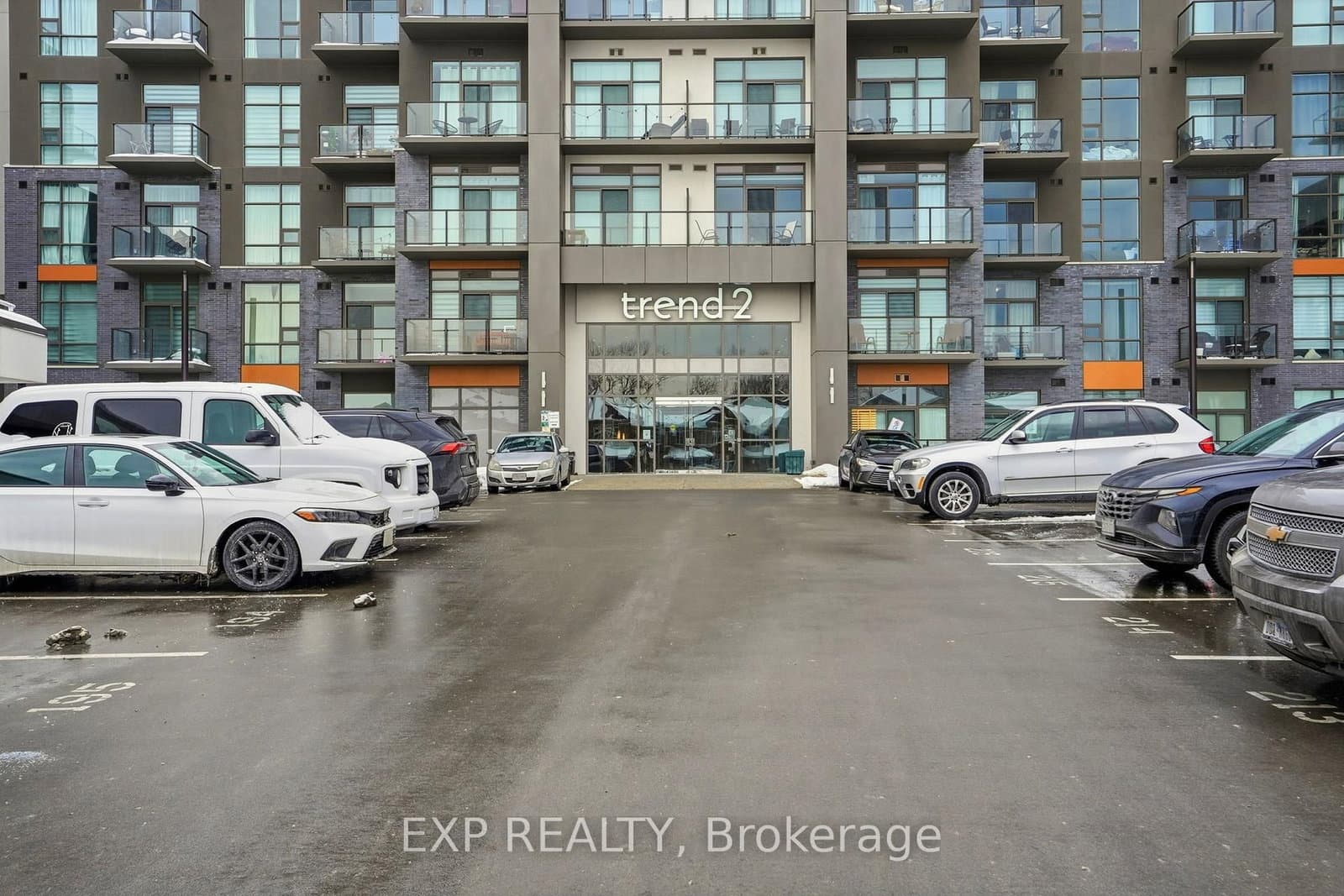 #803 - 460 Dundas Street E